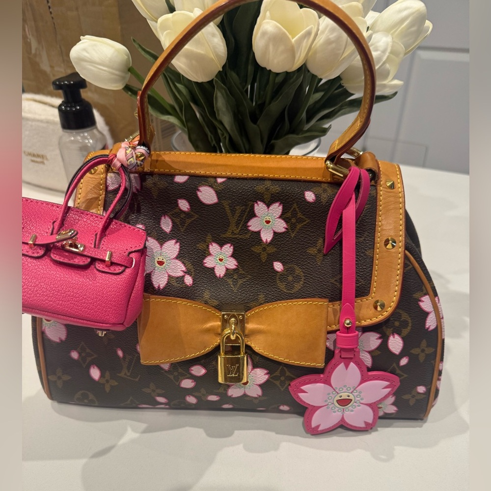 LOUIS VUITTON
TAKASHI MURAKAMI X LV MONOGRAM CHERRY BLOSSOM SAC RETRO PM